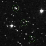 👽 1950年代の天文写真に映った「謎の閃光」──UFOの可能性を指摘する新研究